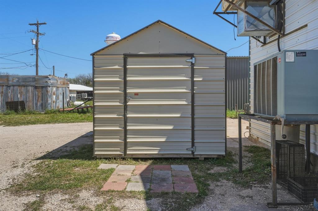 542 Graham Property Photo 34