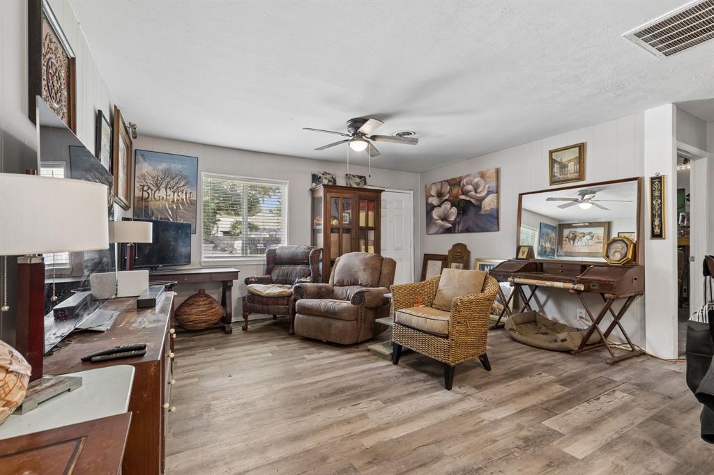 7705 Navajo Trail Property Photo 4