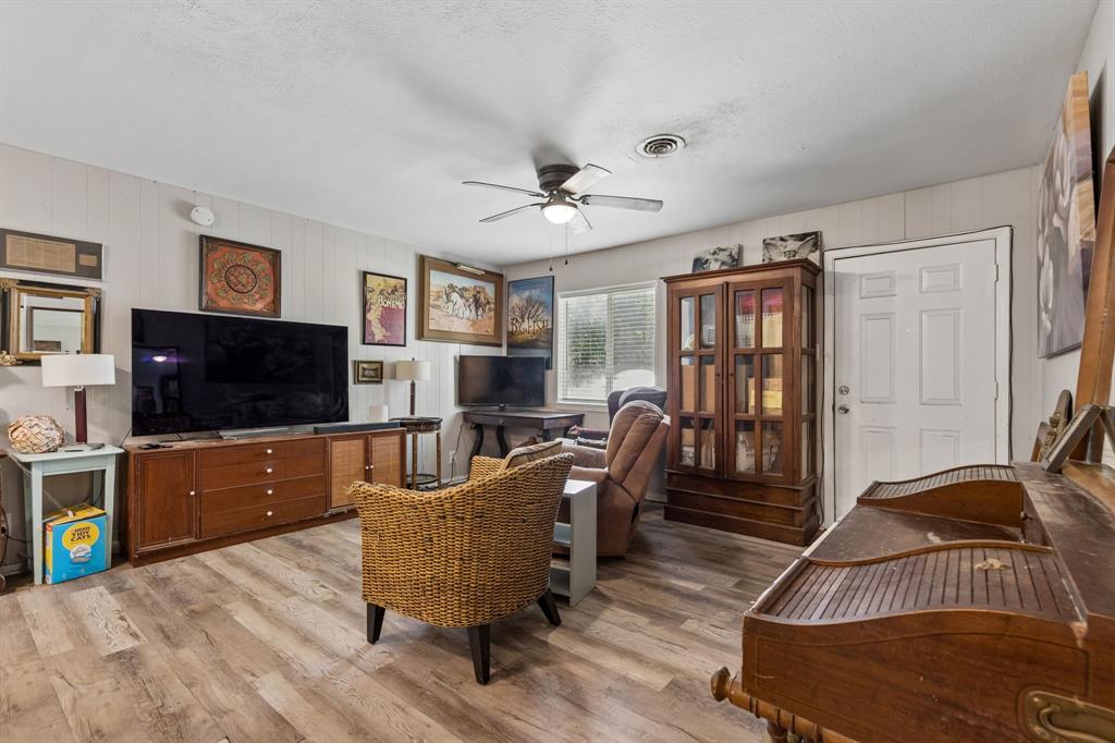 7705 Navajo Trail Property Photo 5