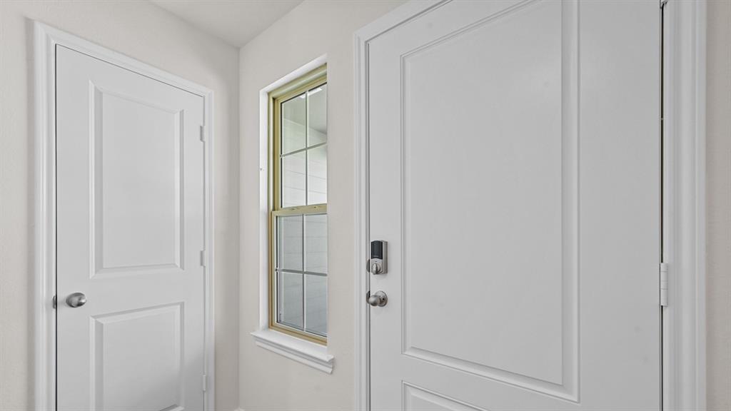 5823 Blue Sky Drive Property Photo 5