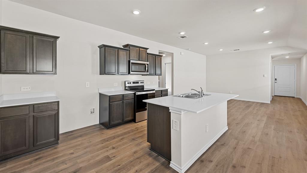 5823 Blue Sky Drive Property Photo 7