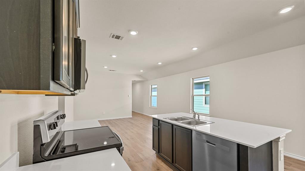 5823 Blue Sky Drive Property Photo 11