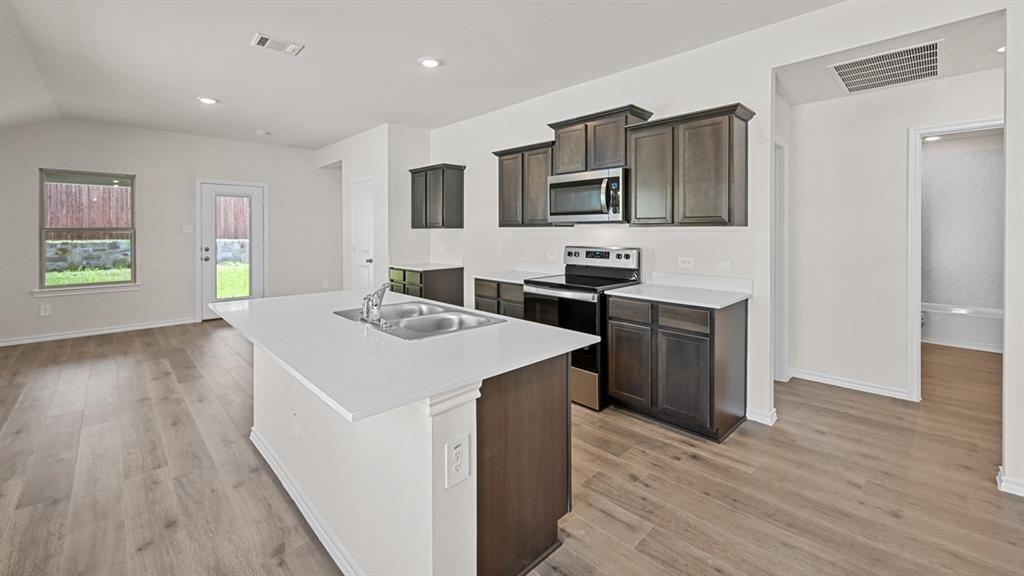 5823 Blue Sky Drive Property Photo 12