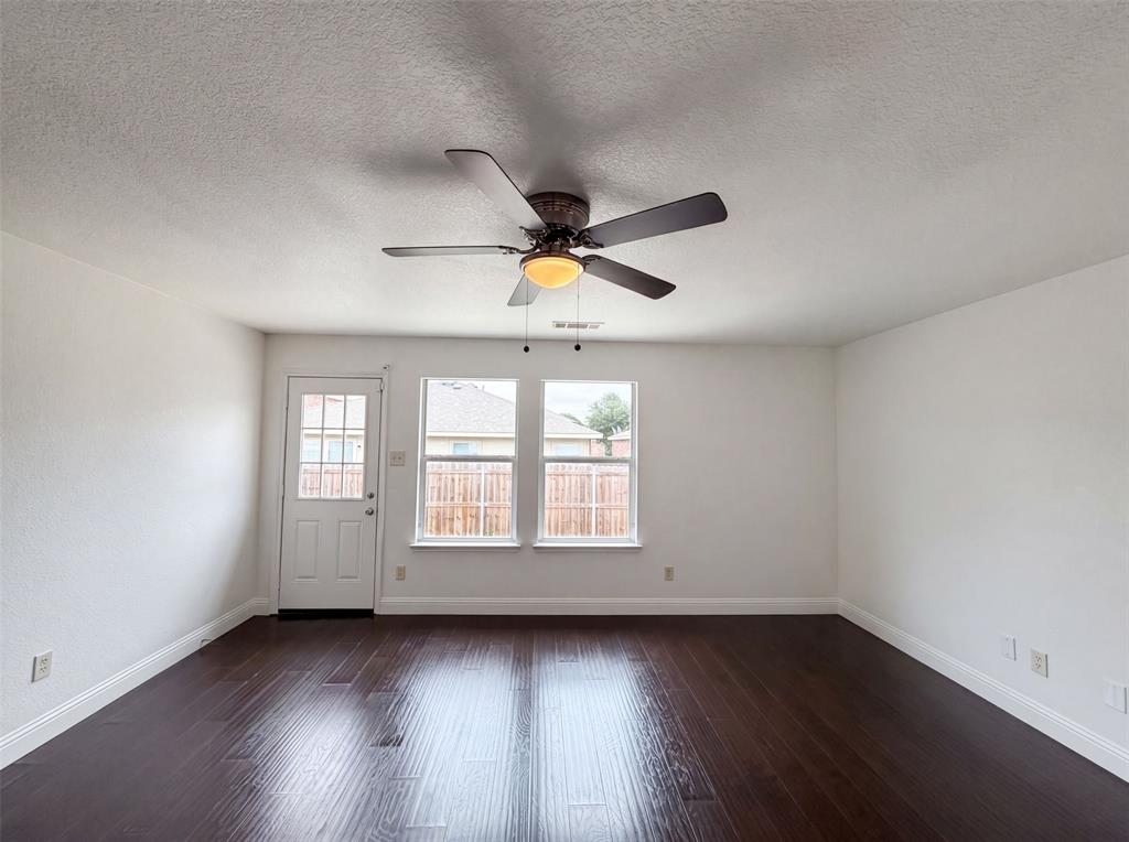 10428 Turning Leaf Trail Property Photo 7