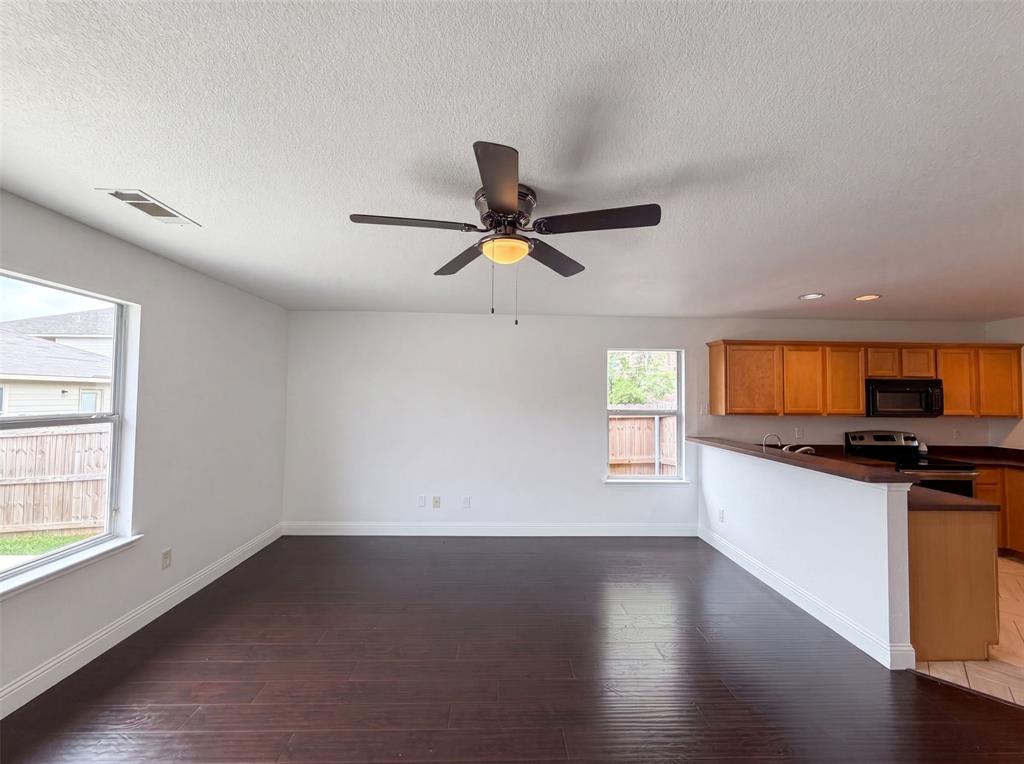 10428 Turning Leaf Trail Property Photo 8