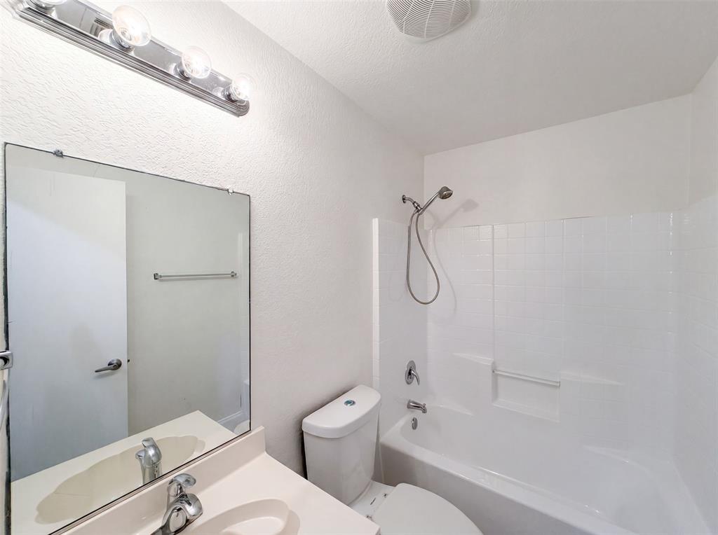10428 Turning Leaf Trail Property Photo 13
