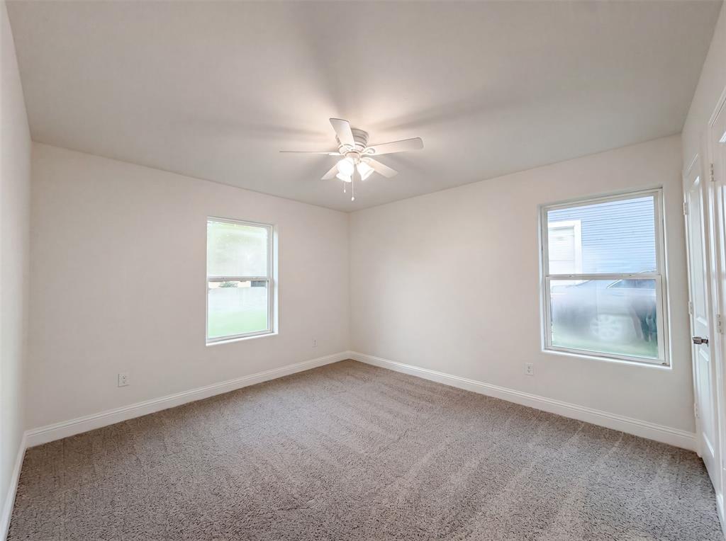 709 W Hull Street Property Photo 4