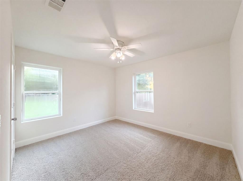 709 W Hull Street Property Photo 12