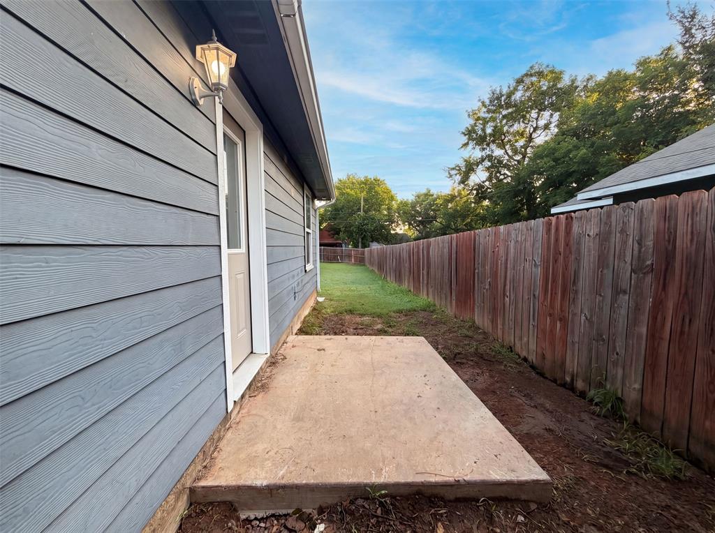 709 W Hull Street Property Photo 17
