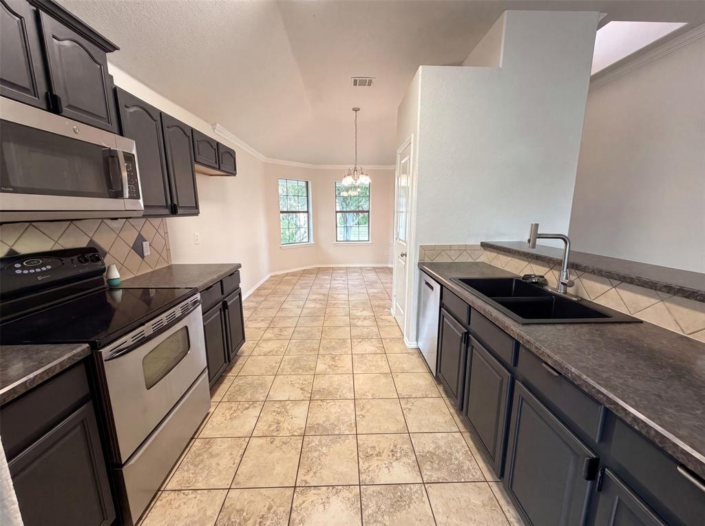 1618 Hillside Drive Property Photo 2