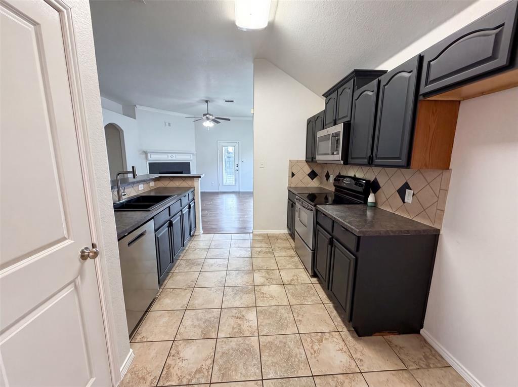 1618 Hillside Drive Property Photo 6