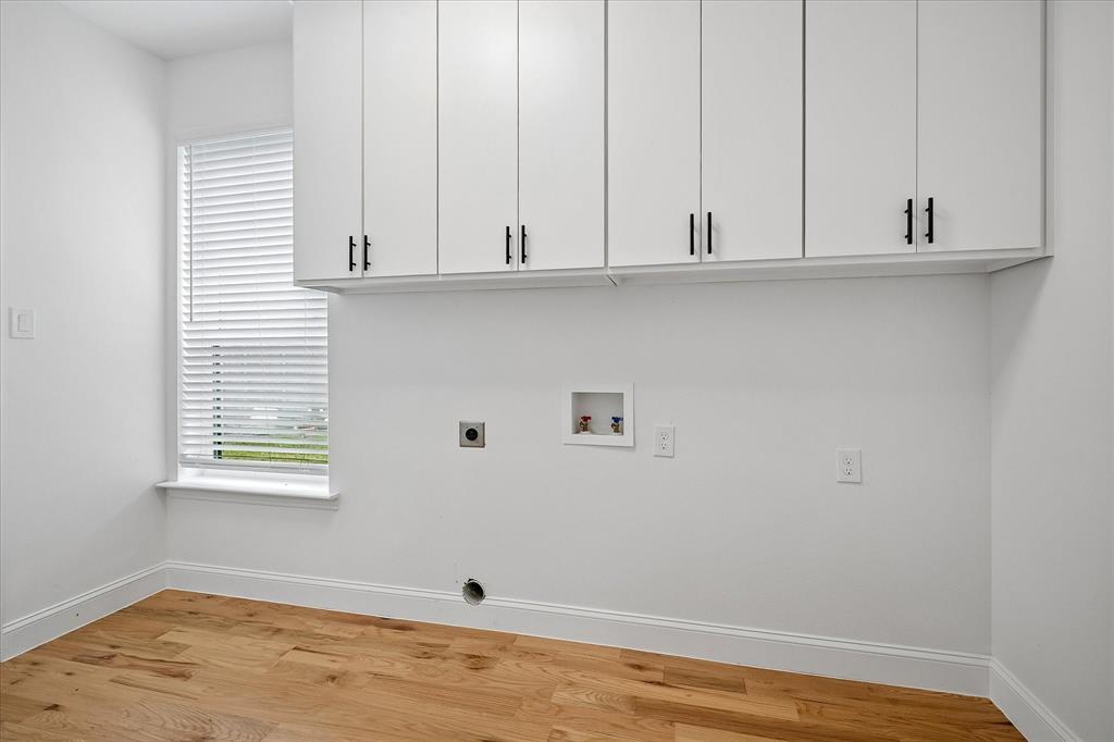 407 Greenway Court Property Photo 17