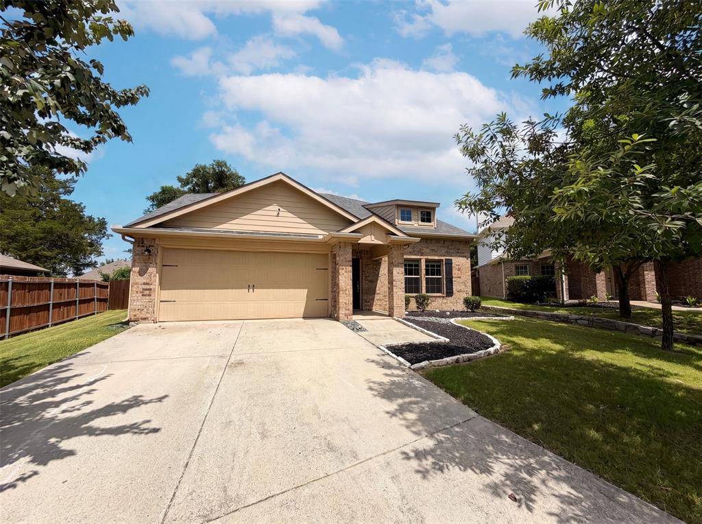 1404 Claire Lane Property Photo 1
