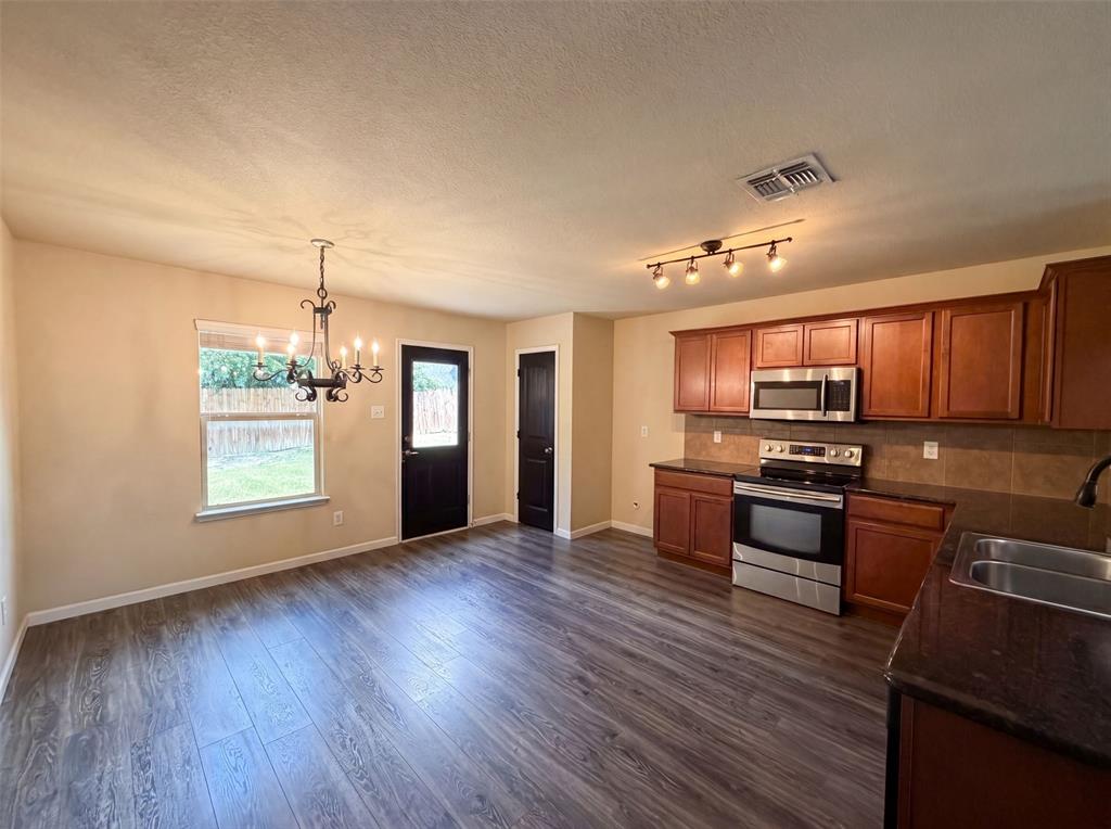 1404 Claire Lane Property Photo 2
