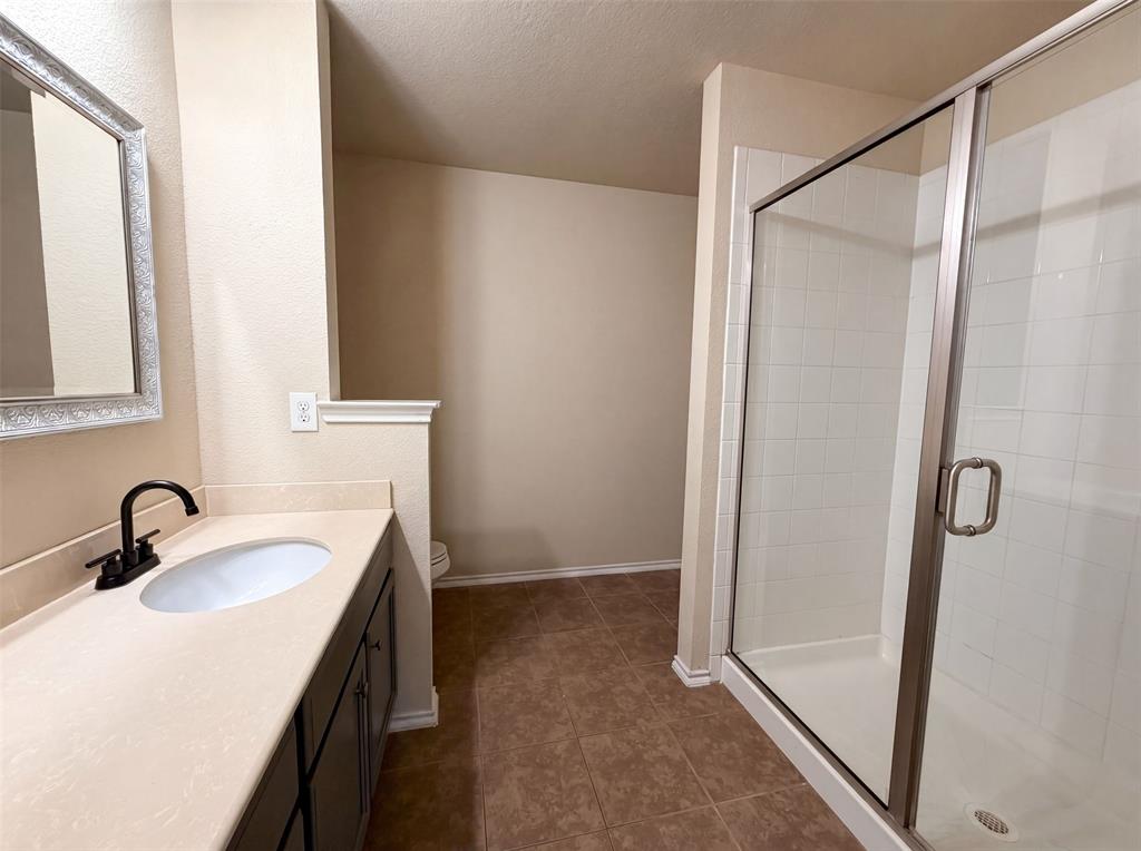 1404 Claire Lane Property Photo 9