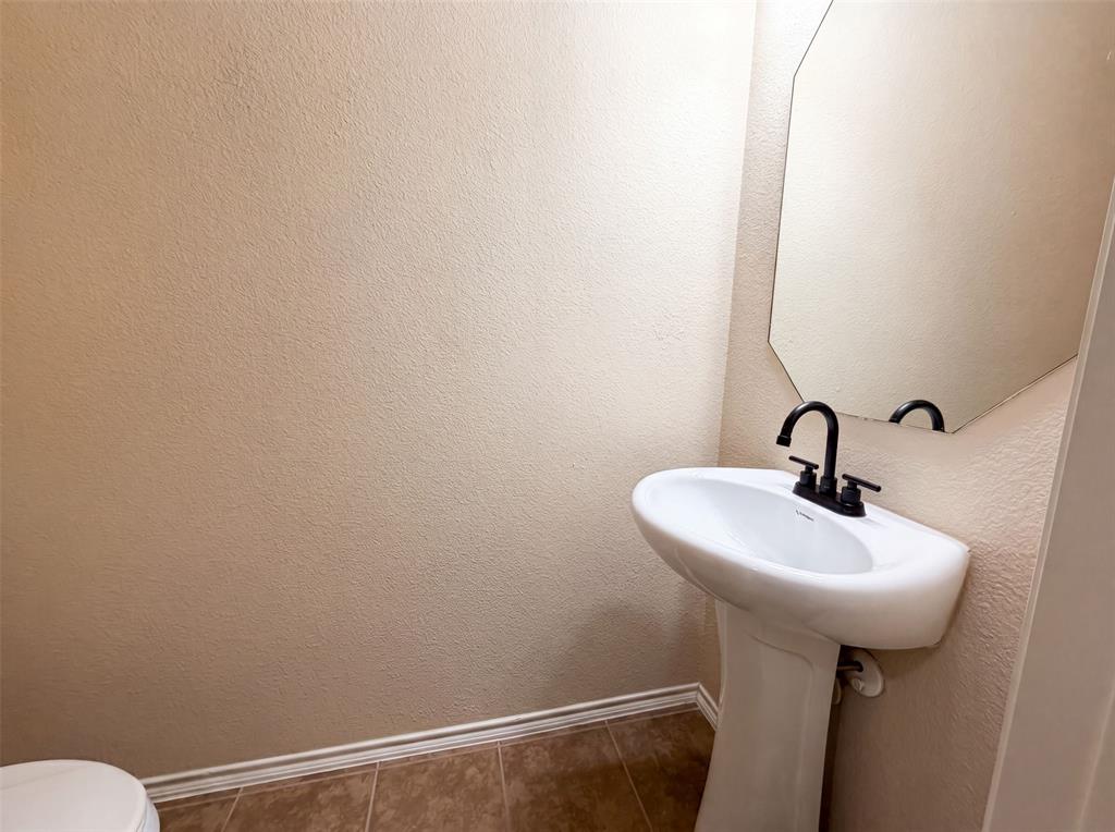 1404 Claire Lane Property Photo 12