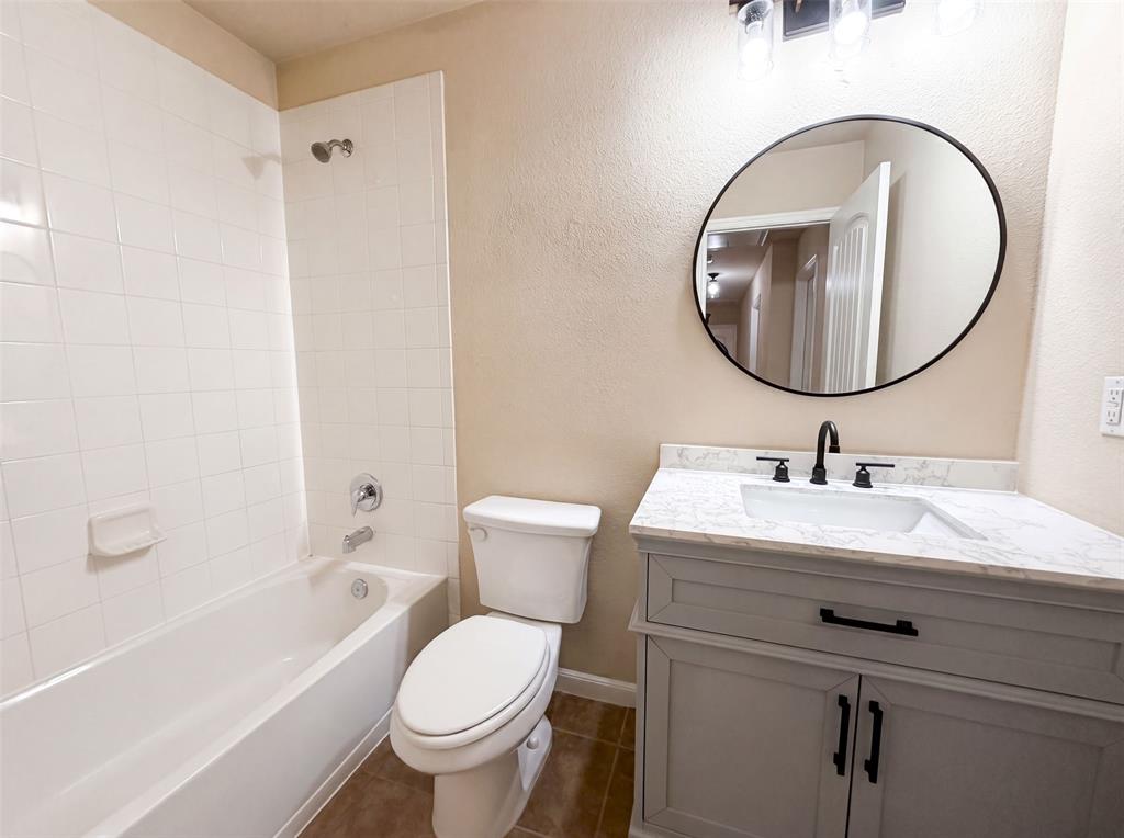 1404 Claire Lane Property Photo 14