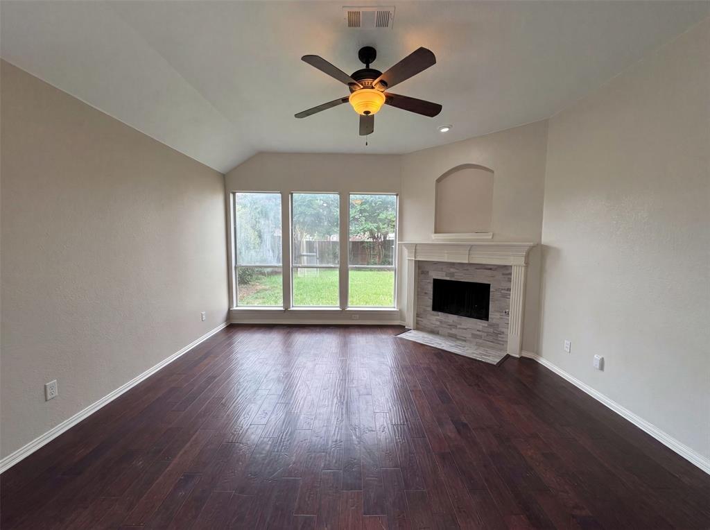 1441 Forest Oaks Court Property Photo 3