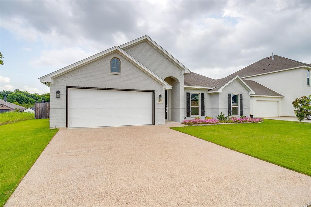 6913 Trail Rock Drive Property Photo 2