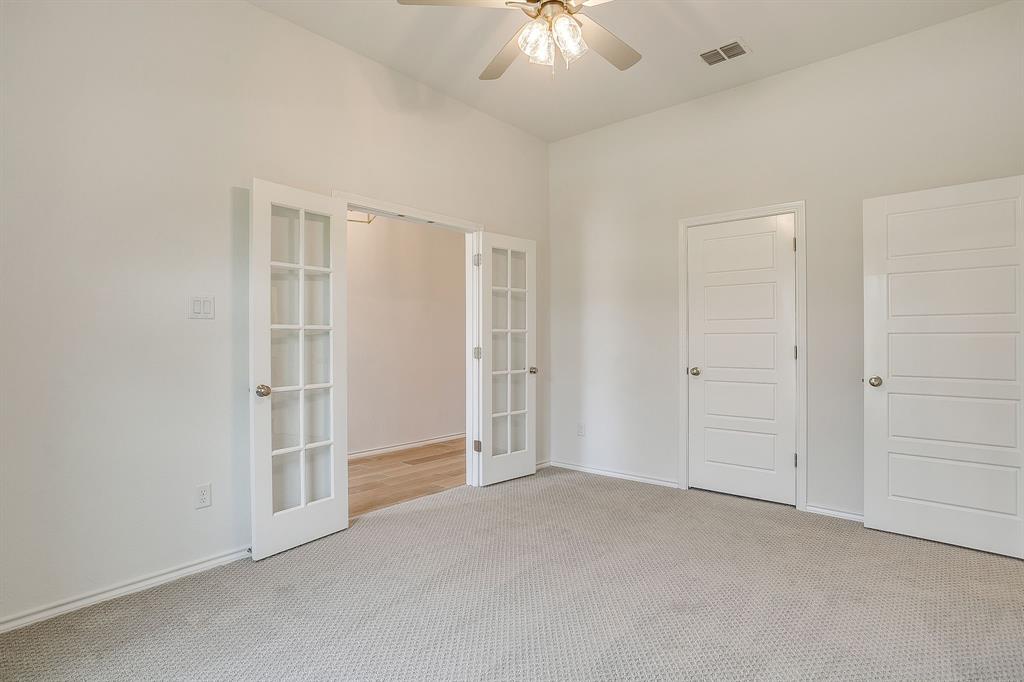 6913 Trail Rock Drive Property Photo 7