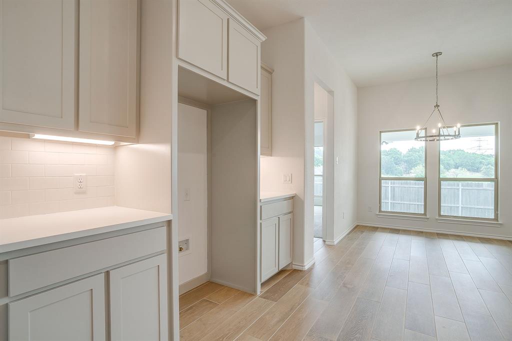 6913 Trail Rock Drive Property Photo 15