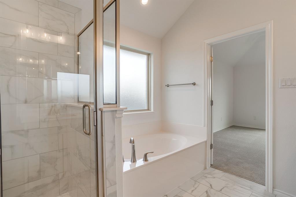 6913 Trail Rock Drive Property Photo 24