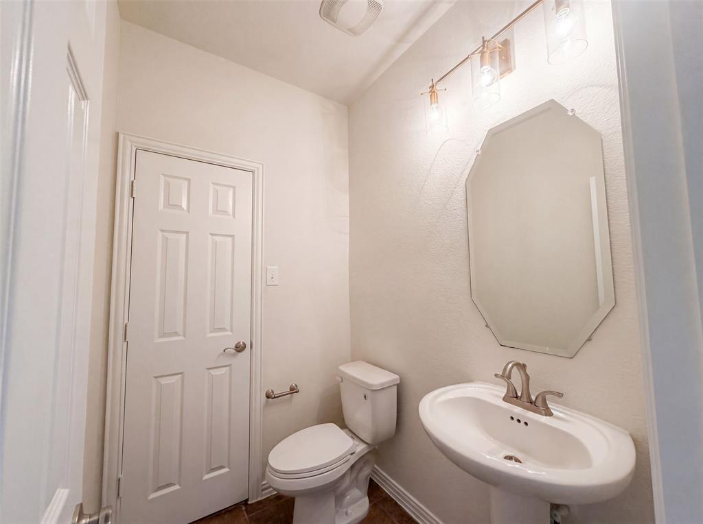 1421 Caruth Lane Property Photo 11