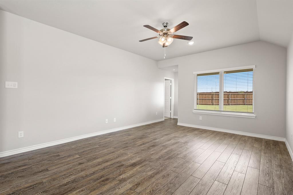 7004 Trestle Street Property Photo 6
