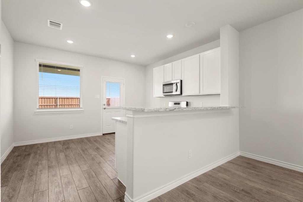 7008 Trestle Street Property Photo 4
