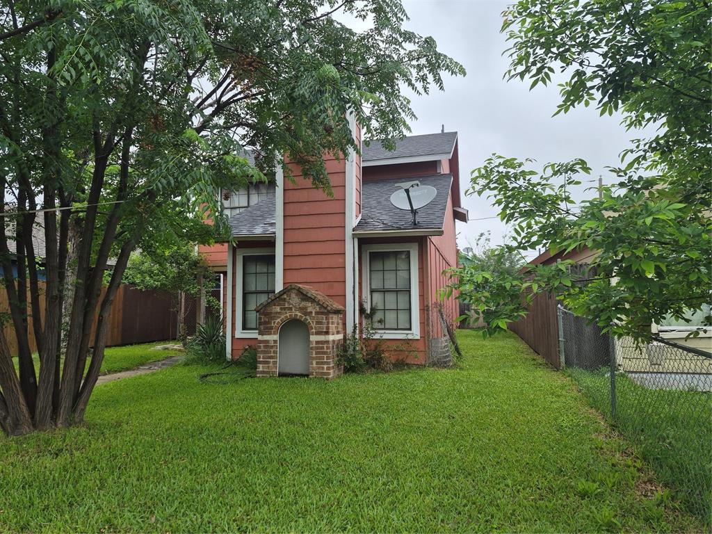10375 Brockton Drive Property Photo 1