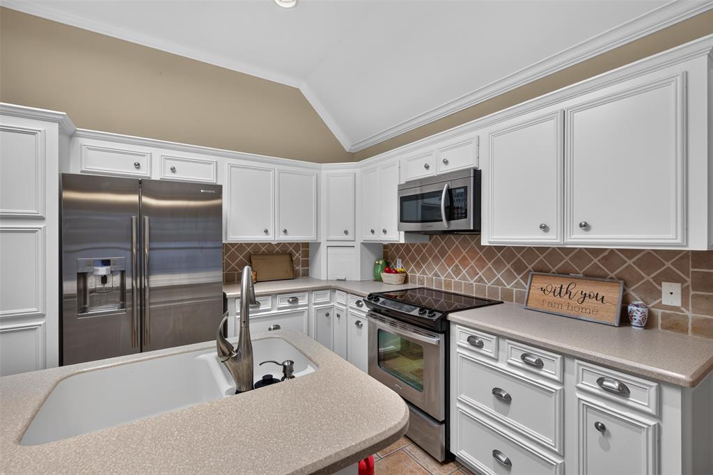 323 Oakland Place Property Photo 17