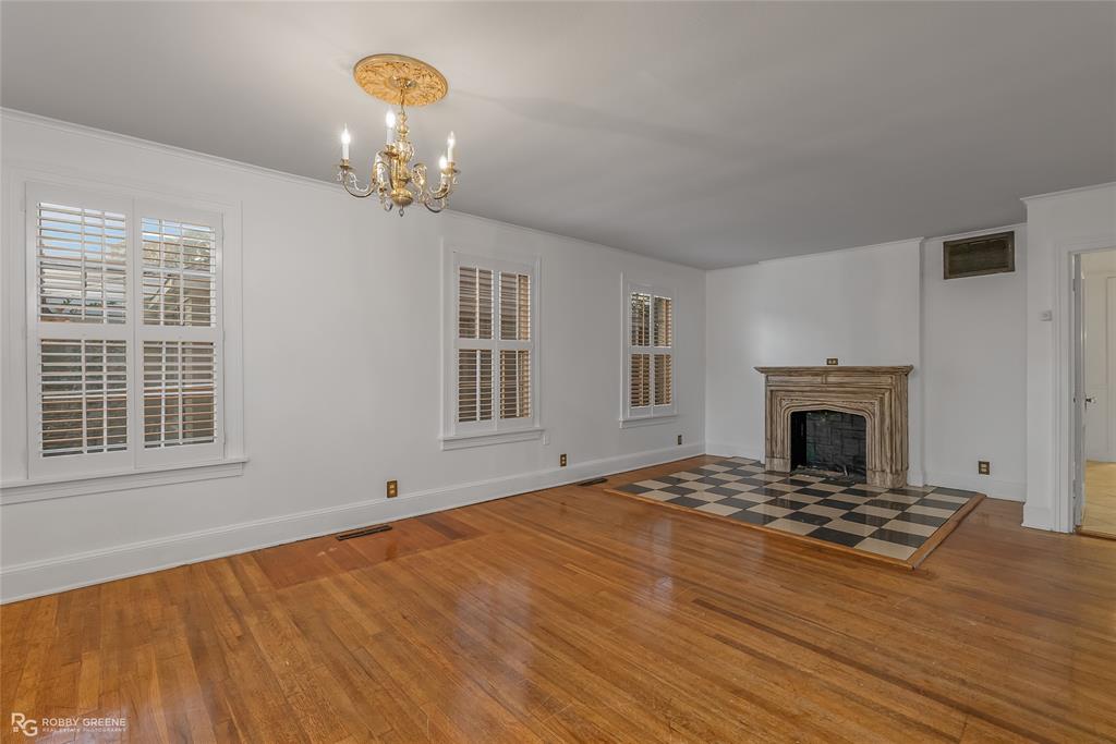 528 Dudley Drive Property Photo 3