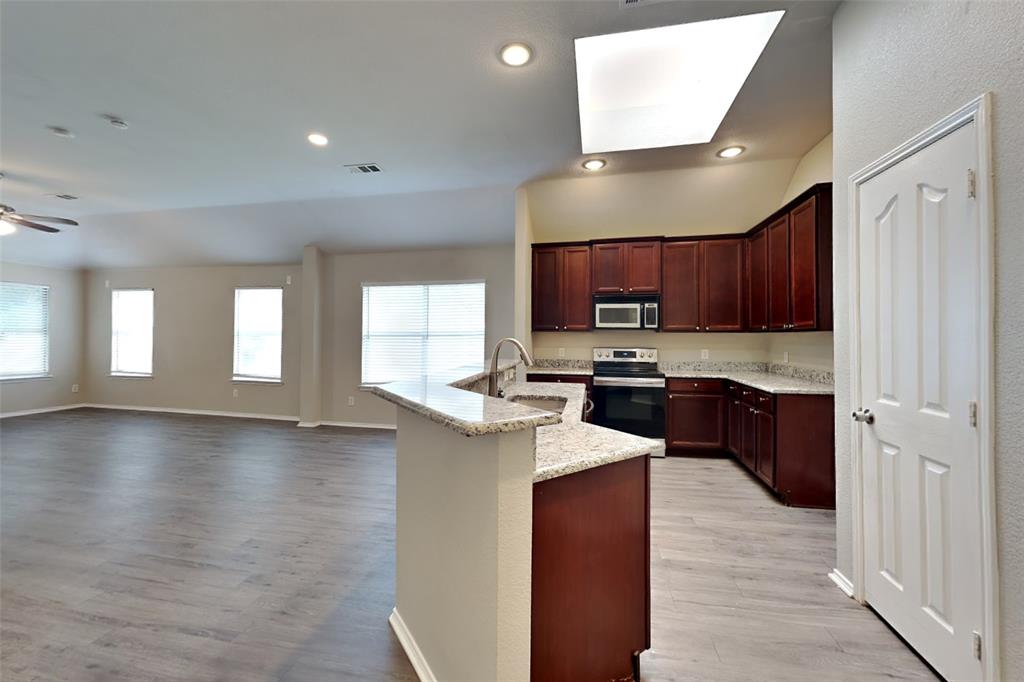 711 Blue Heron Property Photo 4