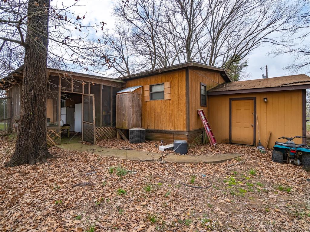 1940 County Road 1800 Property Photo 14