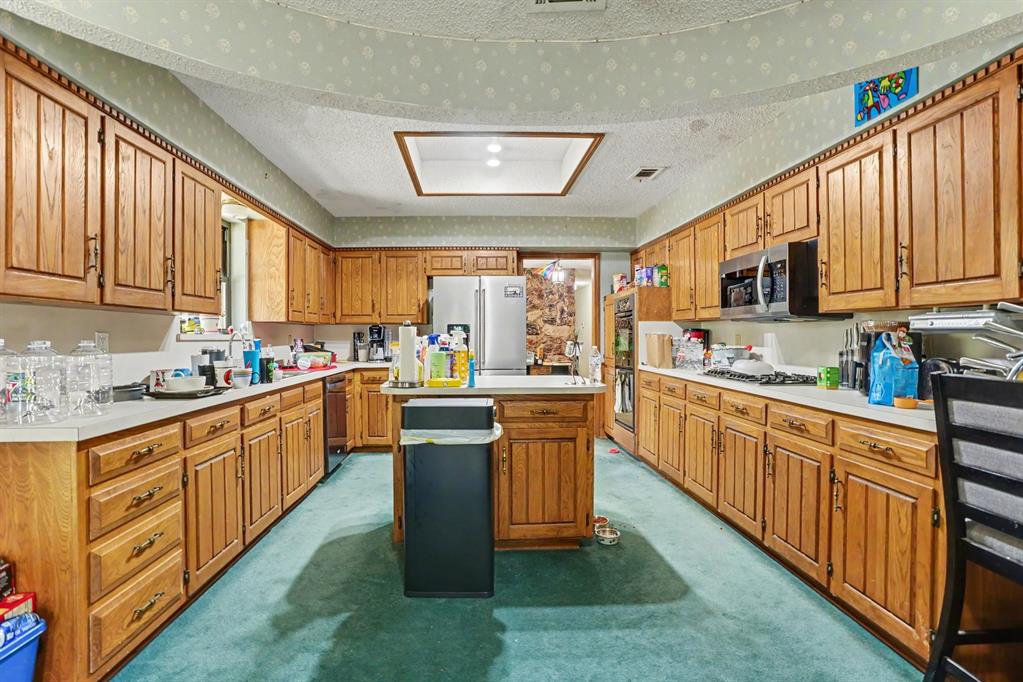 1215 Thunderbrook Drive Property Photo 4