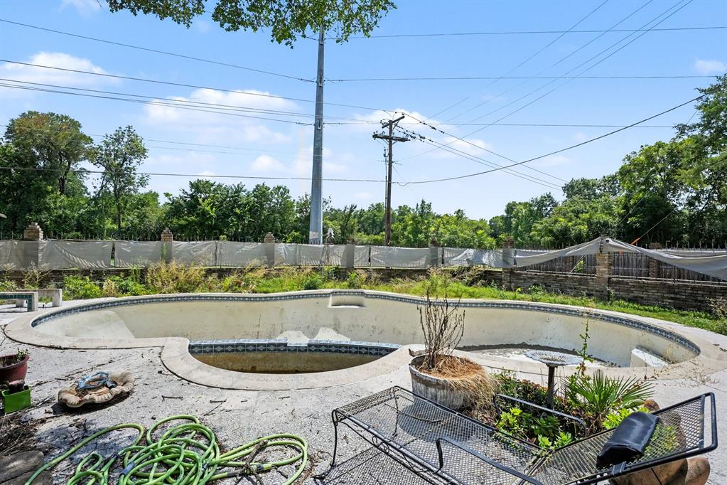 1215 Thunderbrook Drive Property Photo 6