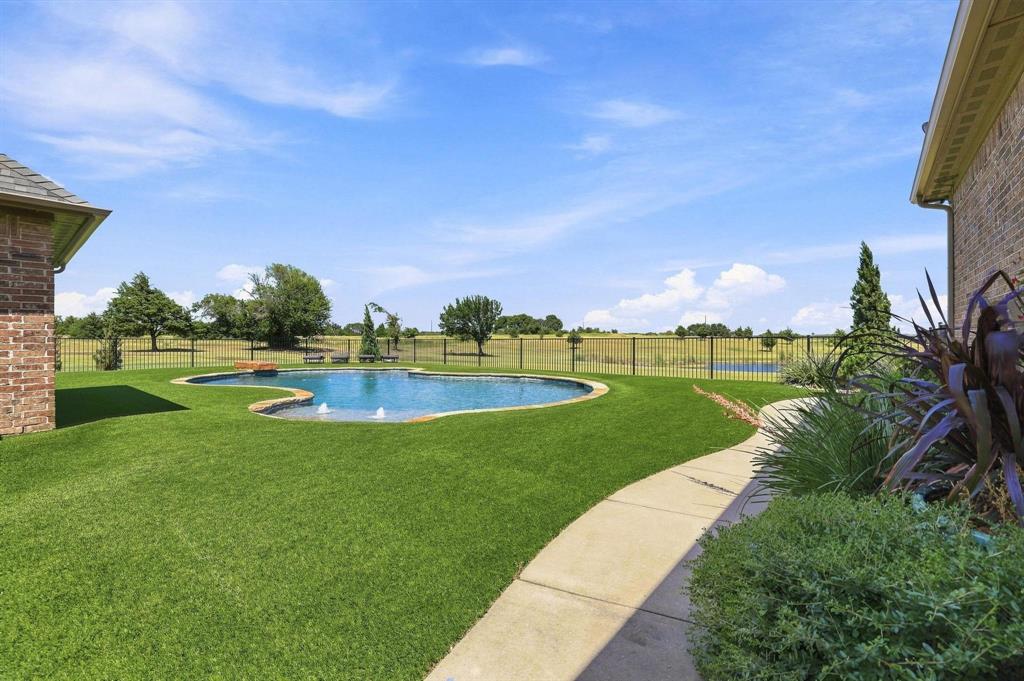 320 Tate Circle Property Photo 25