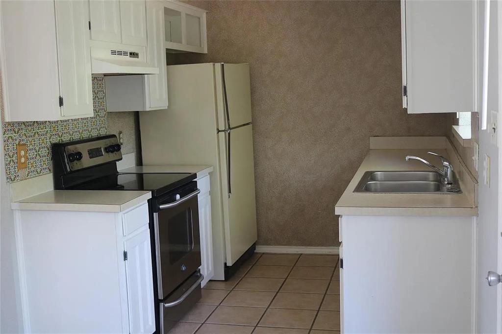 627 Cherry Lane Property Photo 11