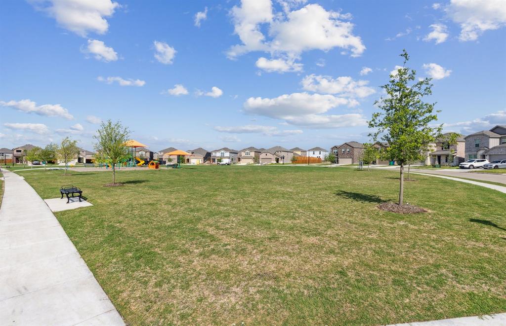 2102 Sugar Maple Lane Property Photo 16