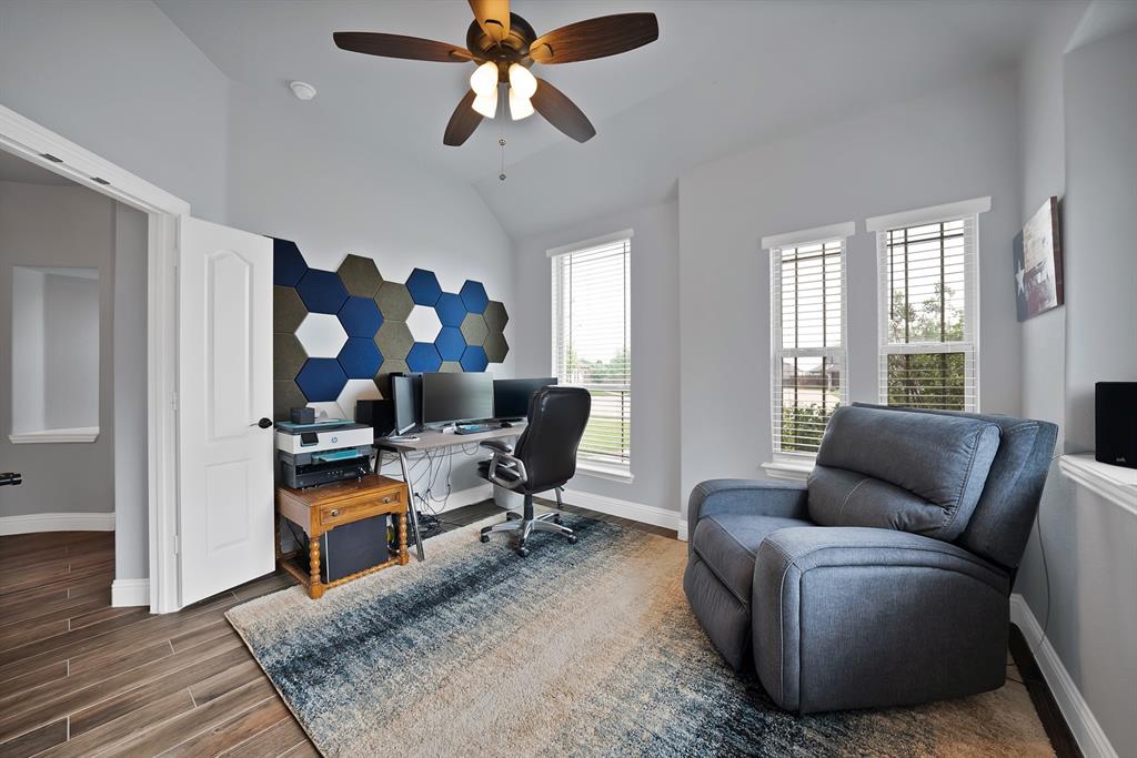 810 Sundown Court Property Photo 8
