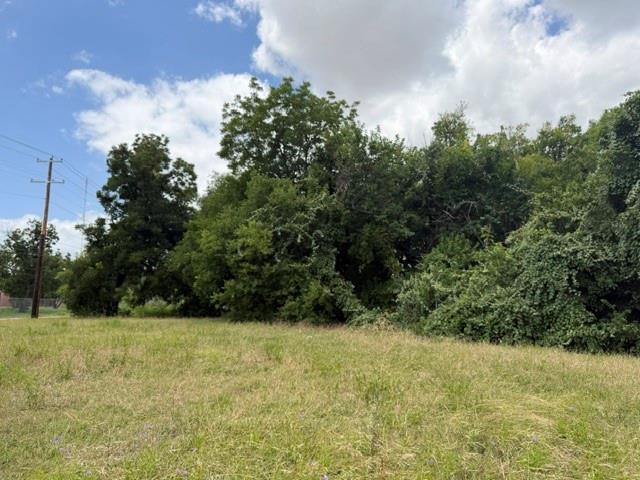 5101 Beverly Drive Property Photo 3
