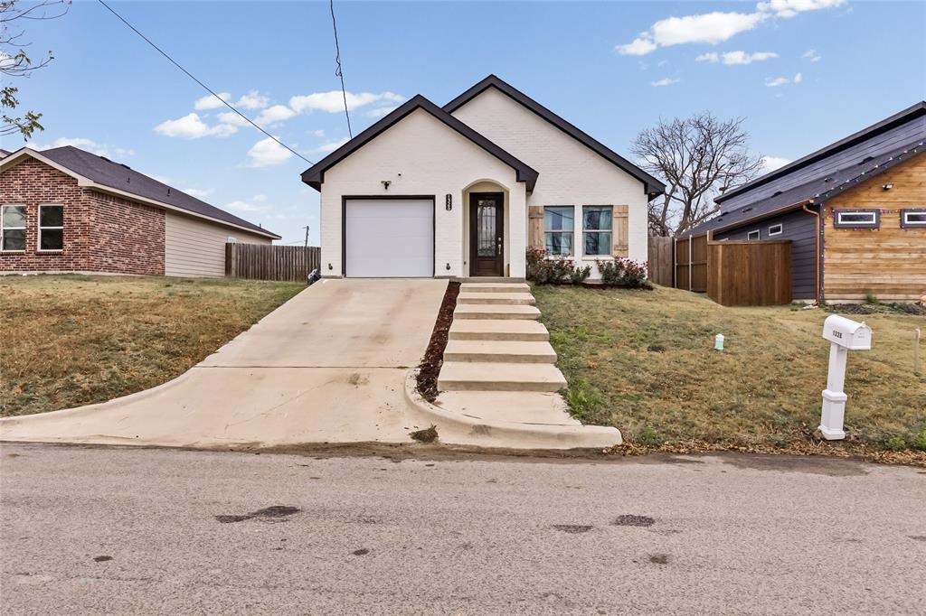 1326 Hemphill Street Property Photo 2