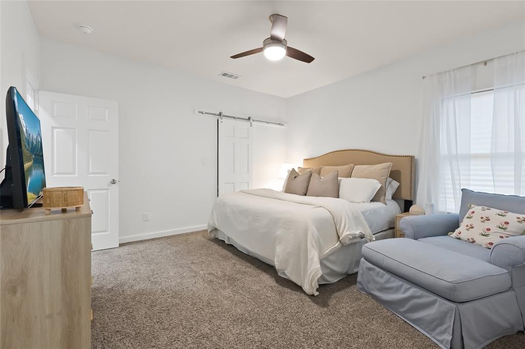 1326 Hemphill Street Property Photo 32