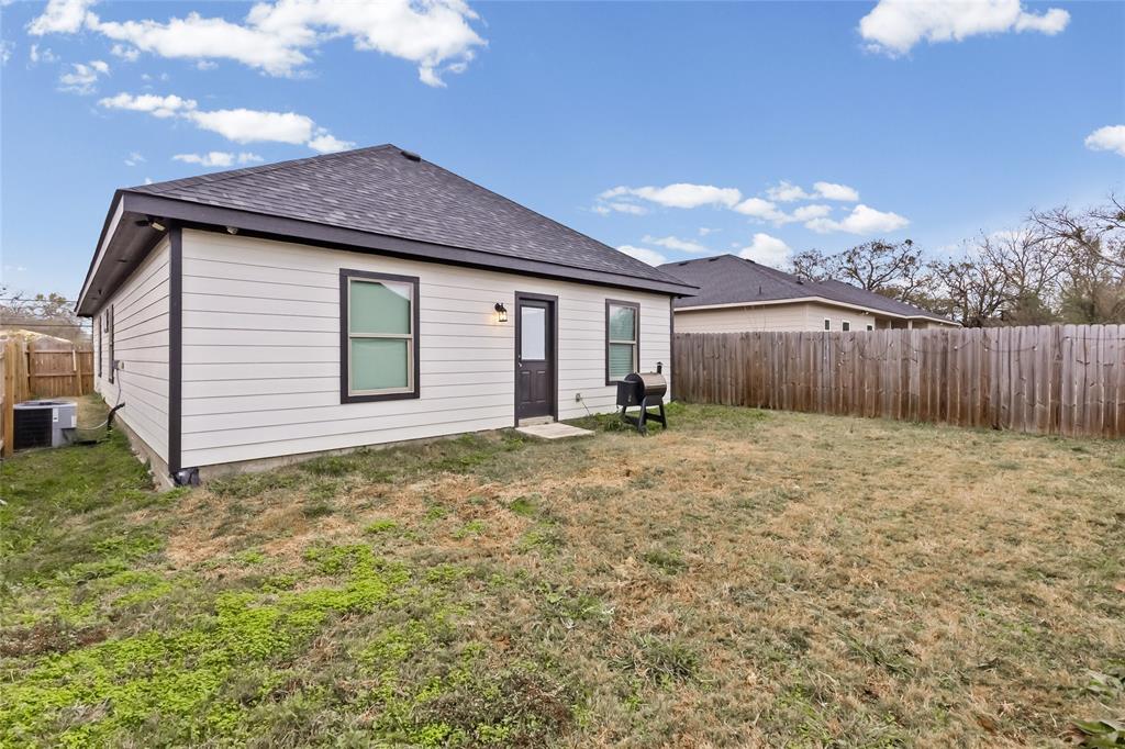 1326 Hemphill Street Property Photo 34