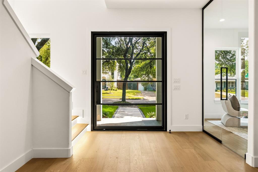 8903 Liptonshire Drive Property Photo 2