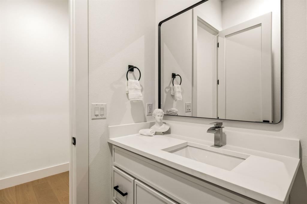 8903 Liptonshire Drive Property Photo 18