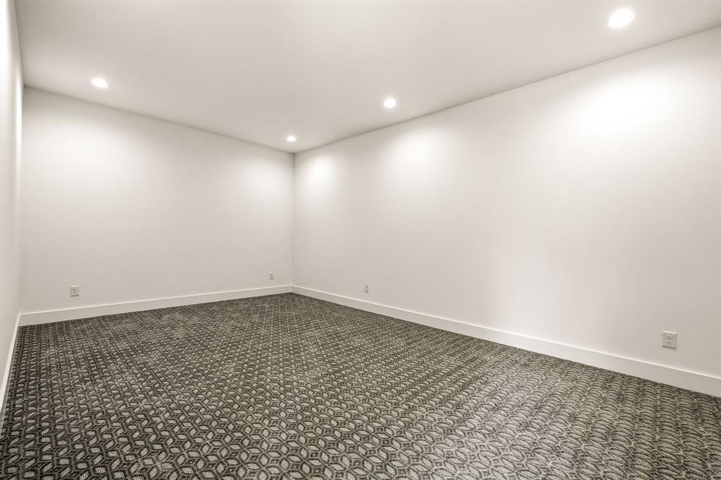 8903 Liptonshire Drive Property Photo 35