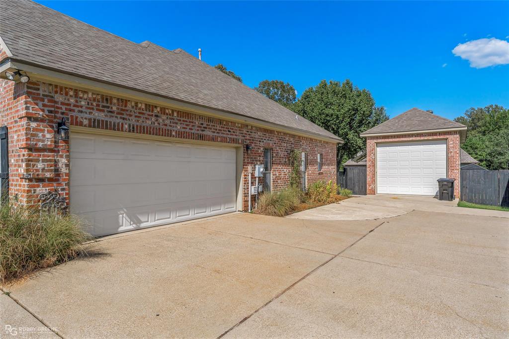 605 Jade Circle Property Photo 2
