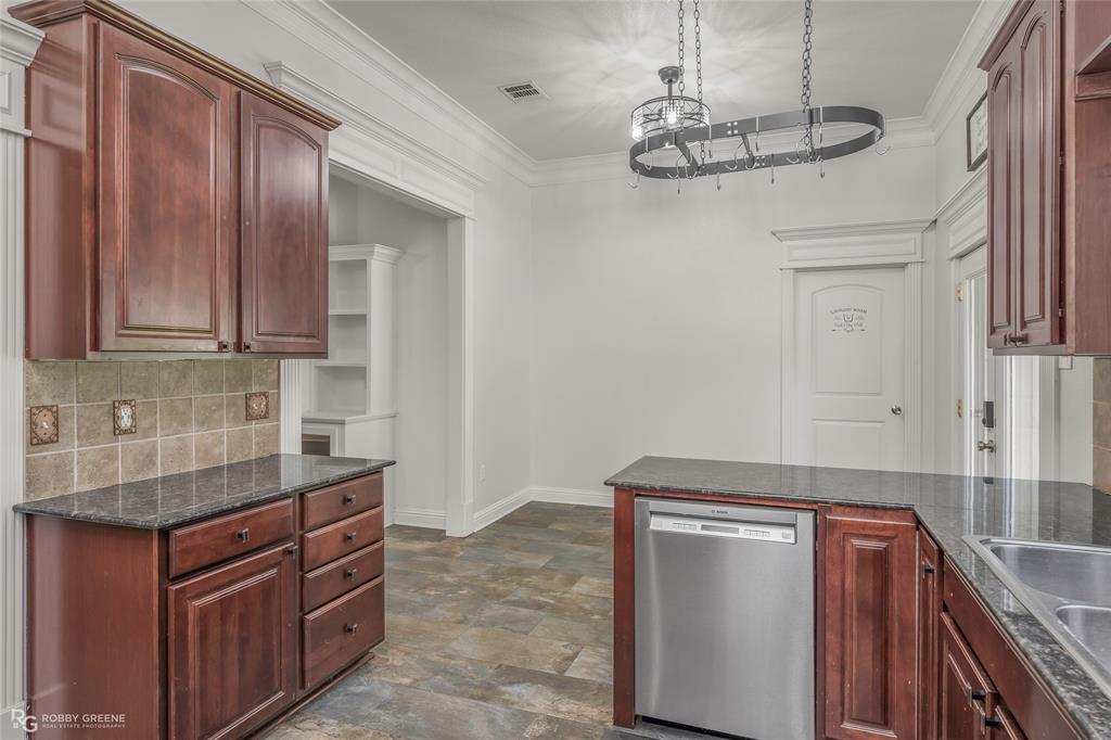 605 Jade Circle Property Photo 16