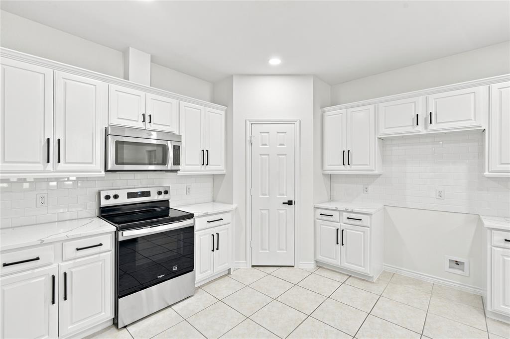 122 Clear Creek Drive Property Photo 10